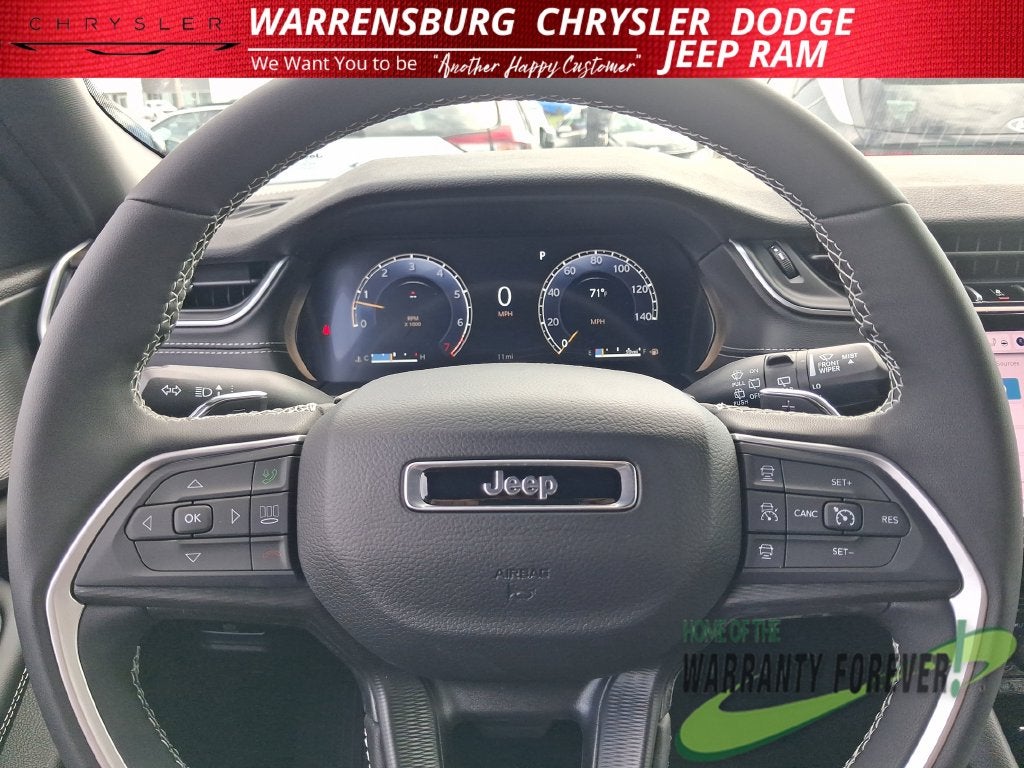 2027 Jeep Grand Cherokee GRAND CHEROKEE LAREDO X 4X4