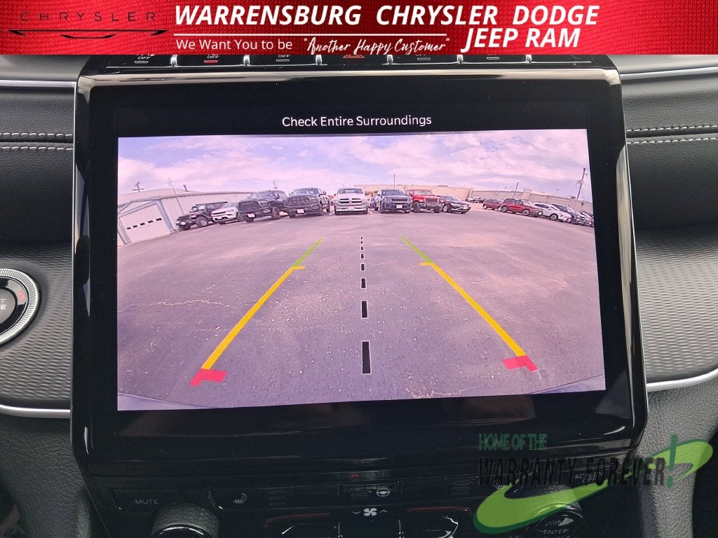 2027 Jeep Grand Cherokee GRAND CHEROKEE LAREDO X 4X4