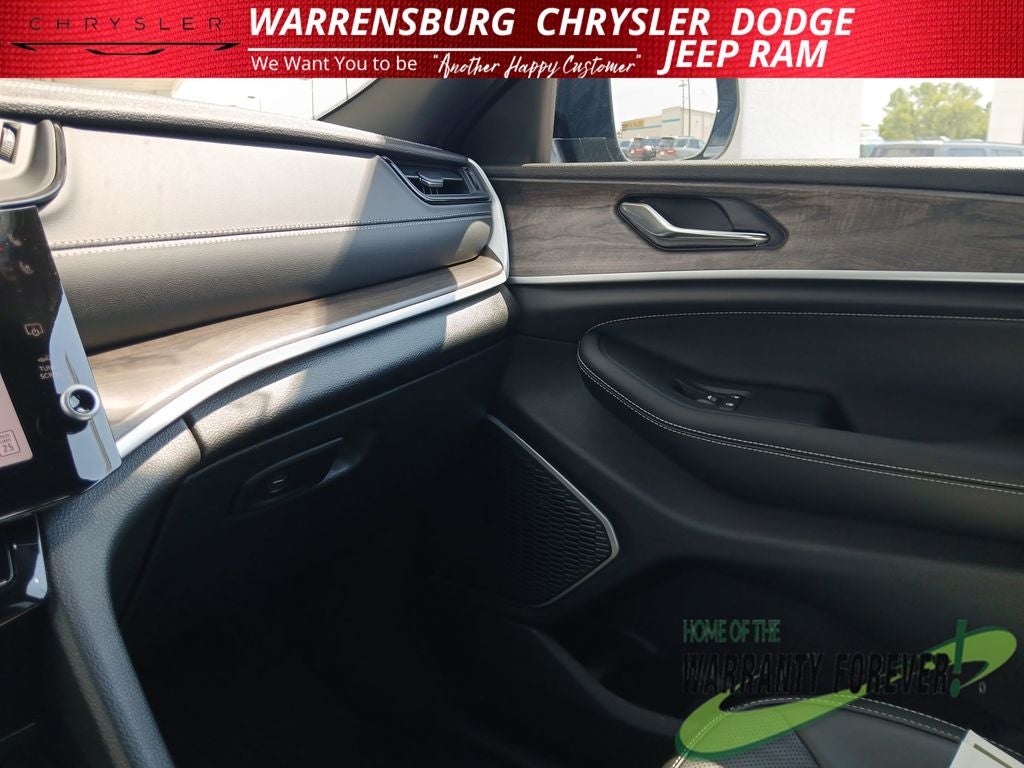 2027 Jeep Grand Cherokee Limited Reserve