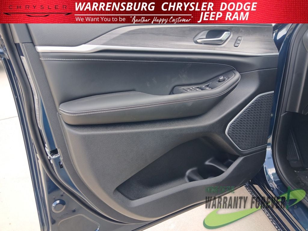 2027 Jeep Grand Cherokee Limited Reserve