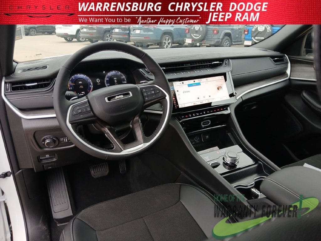 2027 Jeep Grand Cherokee GRAND CHEROKEE L LAREDO ALTITUDE 4X4