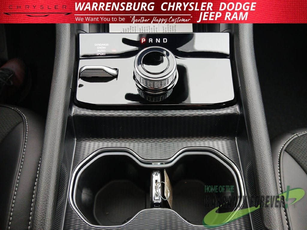 2027 Jeep Grand Cherokee GRAND CHEROKEE L LAREDO ALTITUDE 4X4