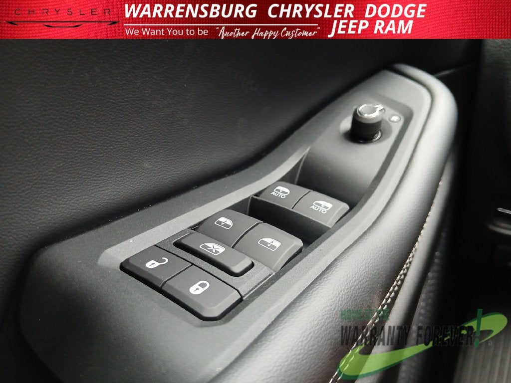2027 Jeep Grand Cherokee GRAND CHEROKEE L LAREDO ALTITUDE 4X4