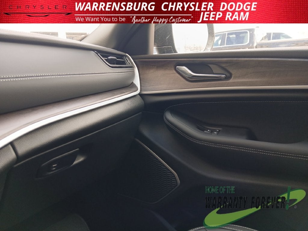 2027 Jeep Grand Cherokee GRAND CHEROKEE L LIMITED RESERVE 4X4