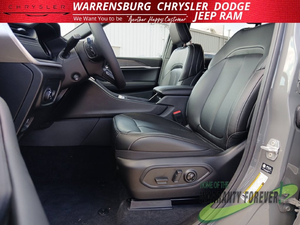 2027 Jeep Grand Cherokee GRAND CHEROKEE L LIMITED 4X4