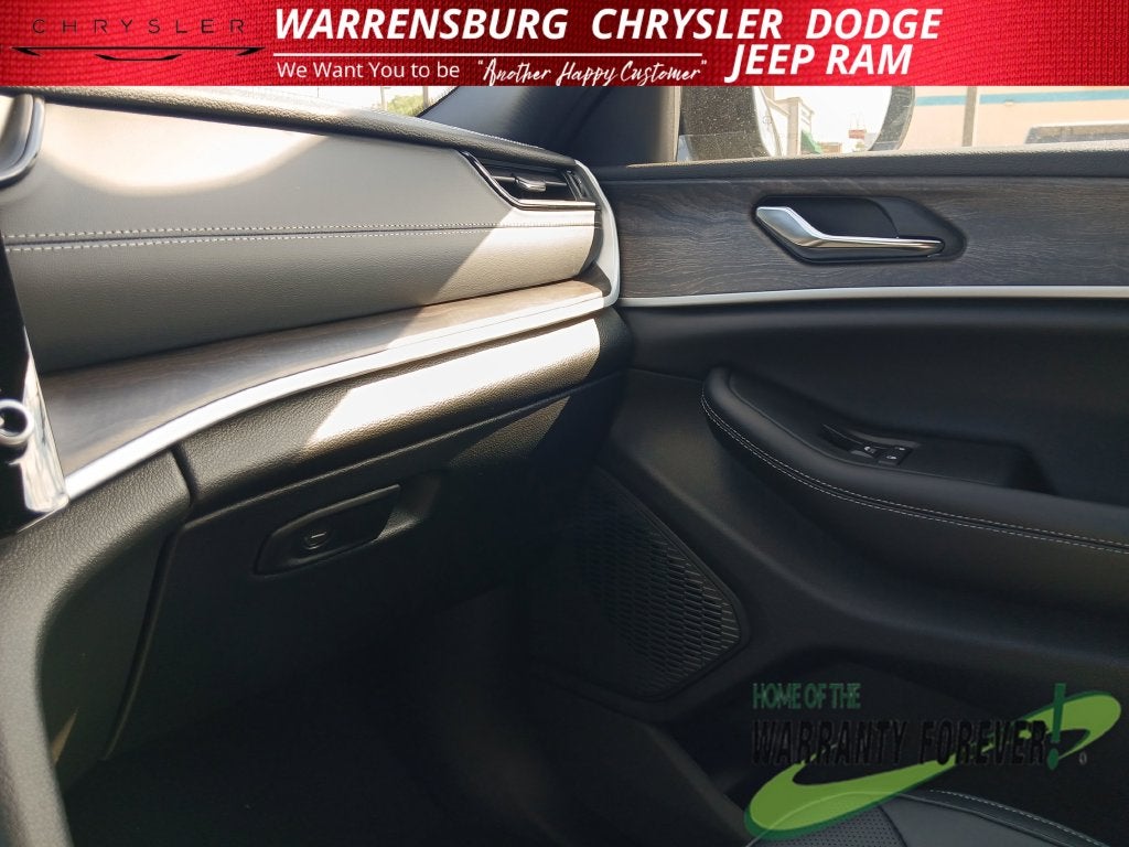 2027 Jeep Grand Cherokee GRAND CHEROKEE L LIMITED 4X4