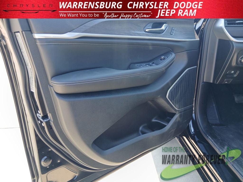 2027 Jeep Grand Cherokee Limited Reserve