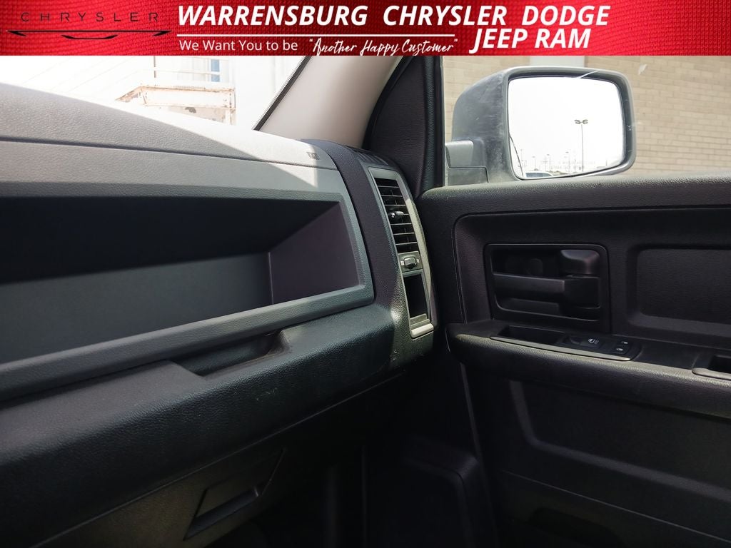 2019 RAM 1500 Classic Express Crew Cab 4x4 5'7' Box