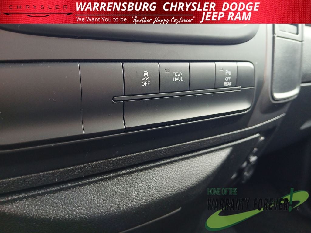 2024 RAM 1500 Classic Warlock Crew Cab 4x4 5'7' Box