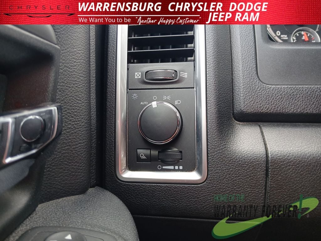 2024 RAM 1500 Classic Warlock Crew Cab 4x4 5'7' Box
