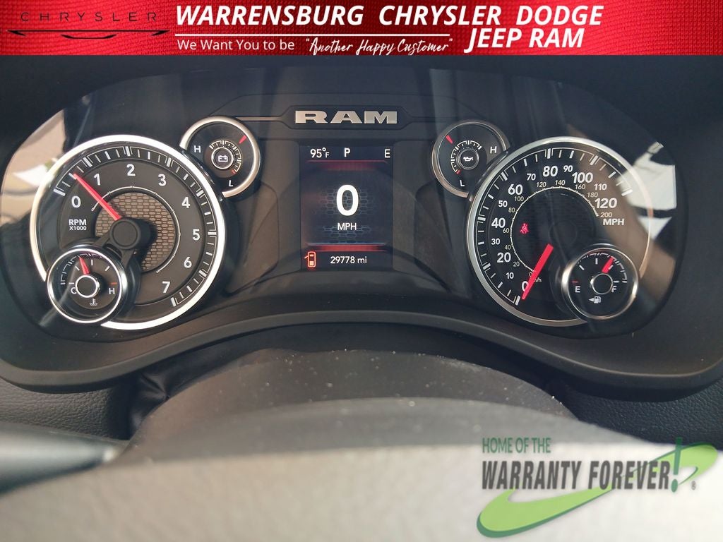 2024 RAM 1500 Big Horn Crew Cab 4x4 5'7' Box