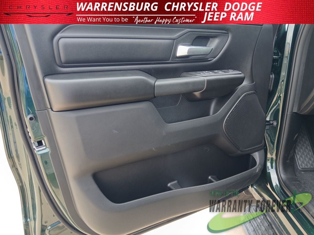 2026 RAM 1500 RAM 1500 EXPRESS CREW CAB 4X4 5'7' BOX
