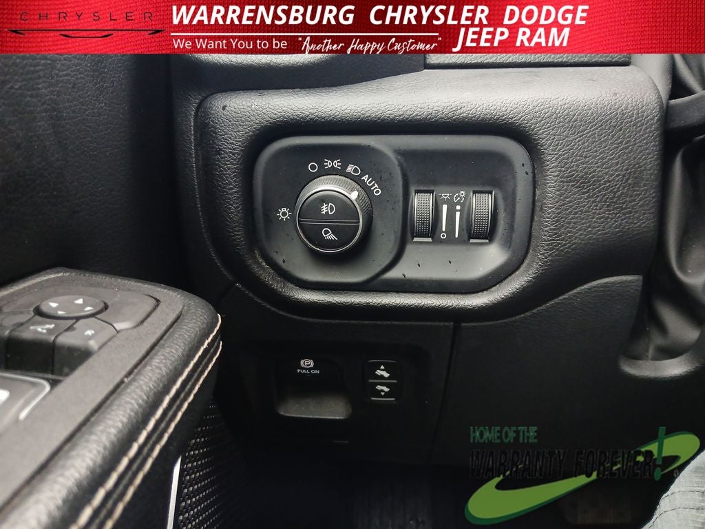2025 RAM 1500 Laramie Crew Cab 4x4 5'7' Box