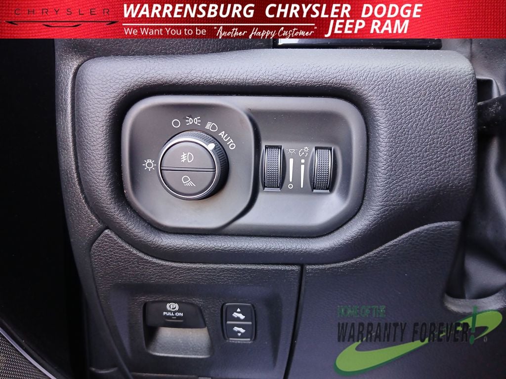 2025 RAM 1500 Laramie Crew Cab 4x4 5'7' Box