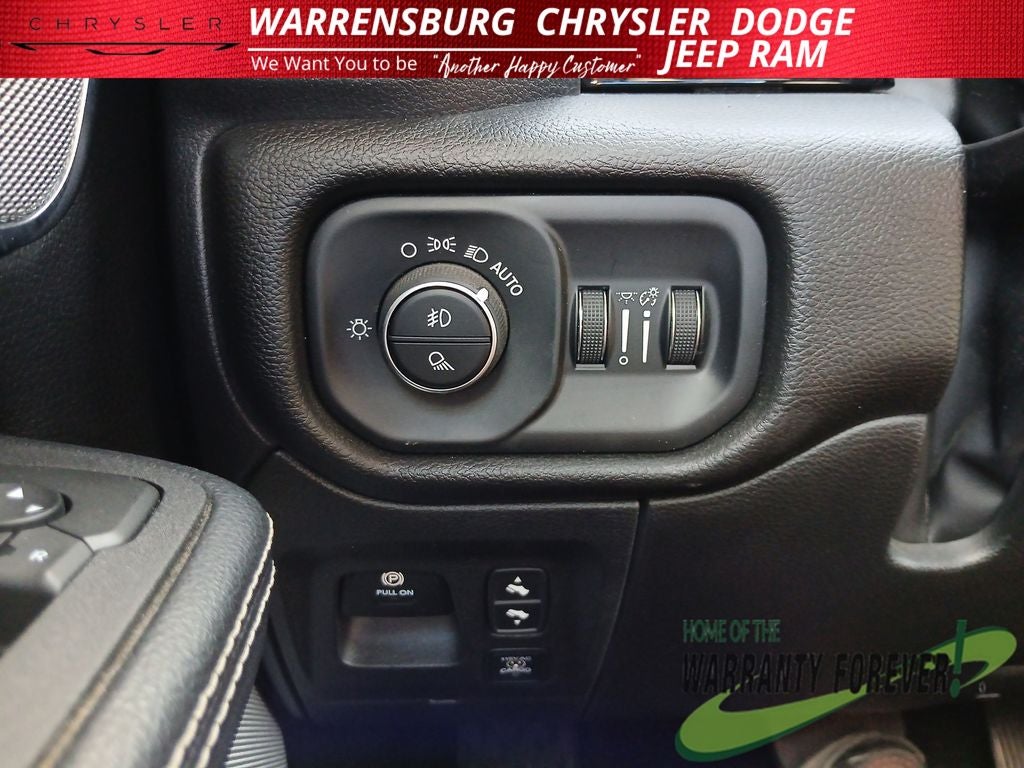 2025 RAM 1500 Laramie Crew Cab 4x4 5'7' Box