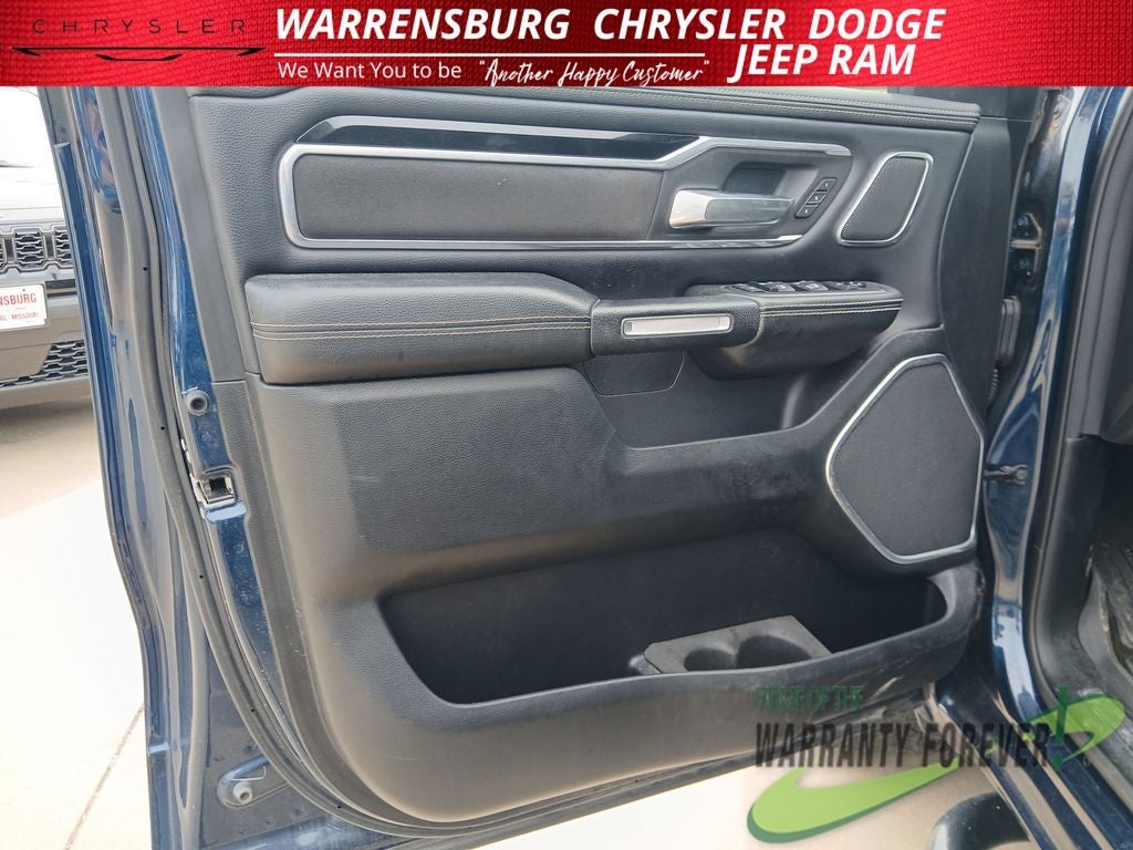 2020 RAM 1500 Laramie Crew Cab 4x4 5'7' Box