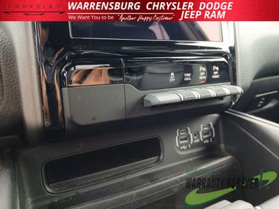 2020 RAM 1500 Laramie Crew Cab 4x4 5'7' Box