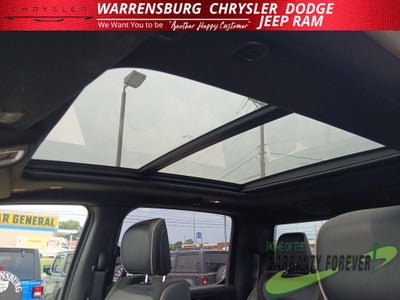 2020 RAM 1500 Laramie Crew Cab 4x4 5'7' Box