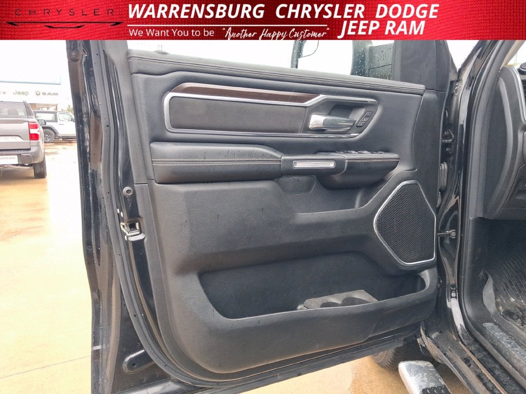 2022 RAM 1500 Laramie Crew Cab 4x4 5'7' Box