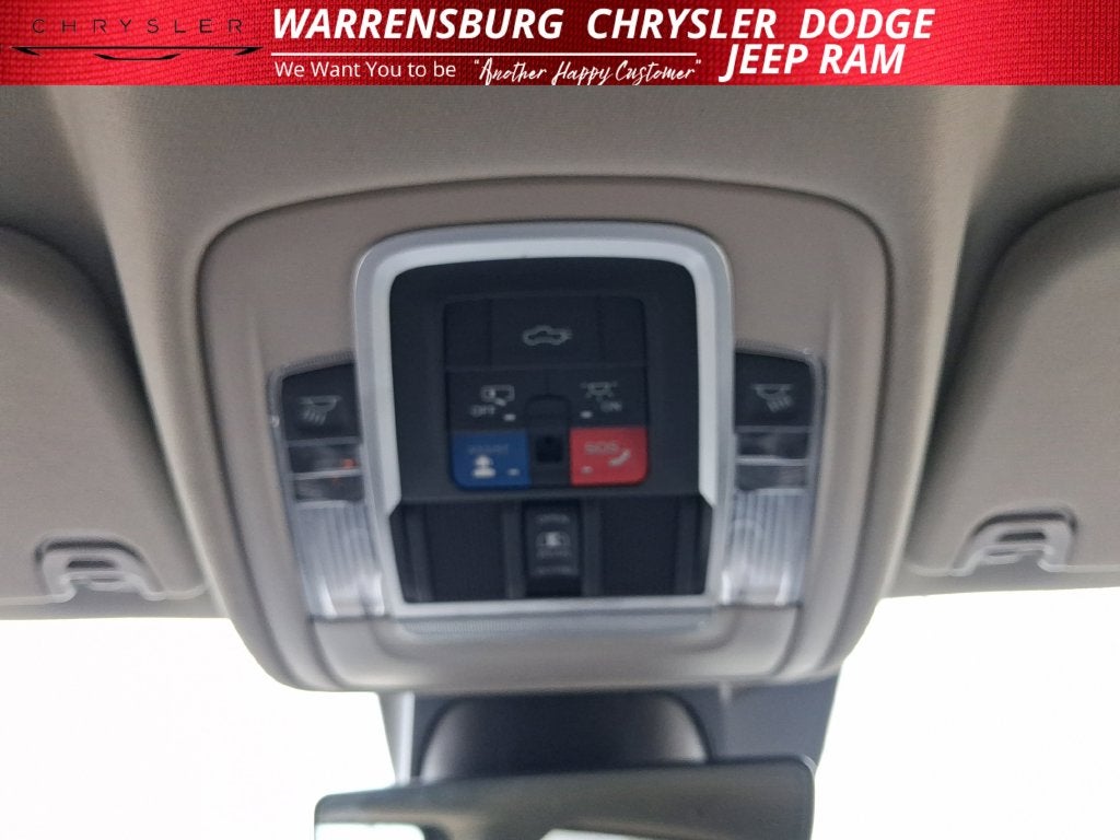 2022 RAM 1500 Laramie Crew Cab 4x4 5'7' Box