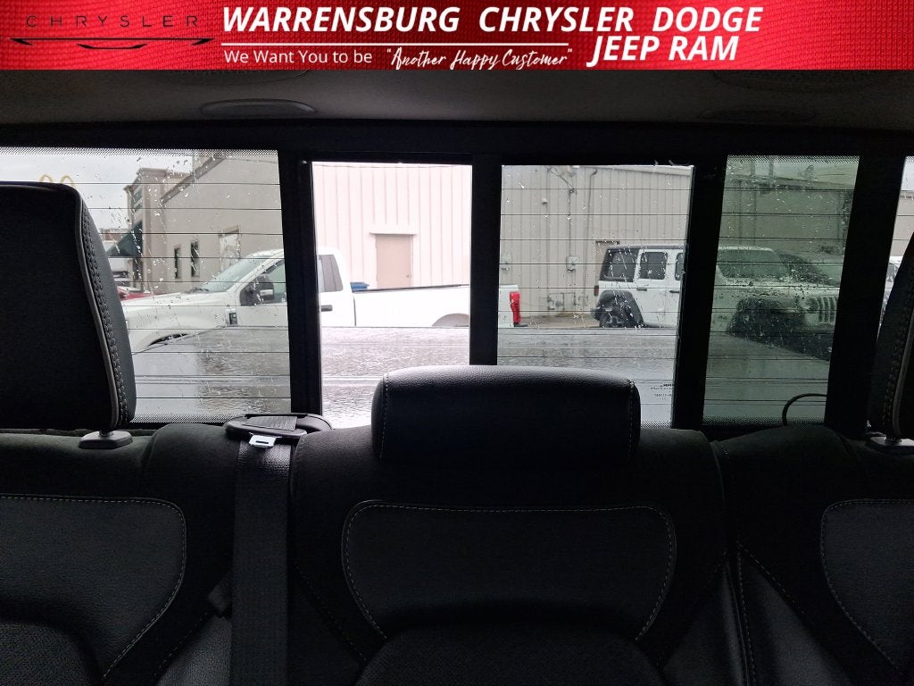 2022 RAM 1500 Laramie Crew Cab 4x4 5'7' Box