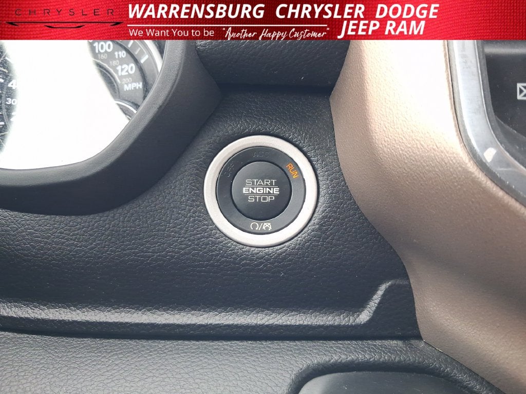2022 RAM 1500 Laramie Crew Cab 4x4 5'7' Box