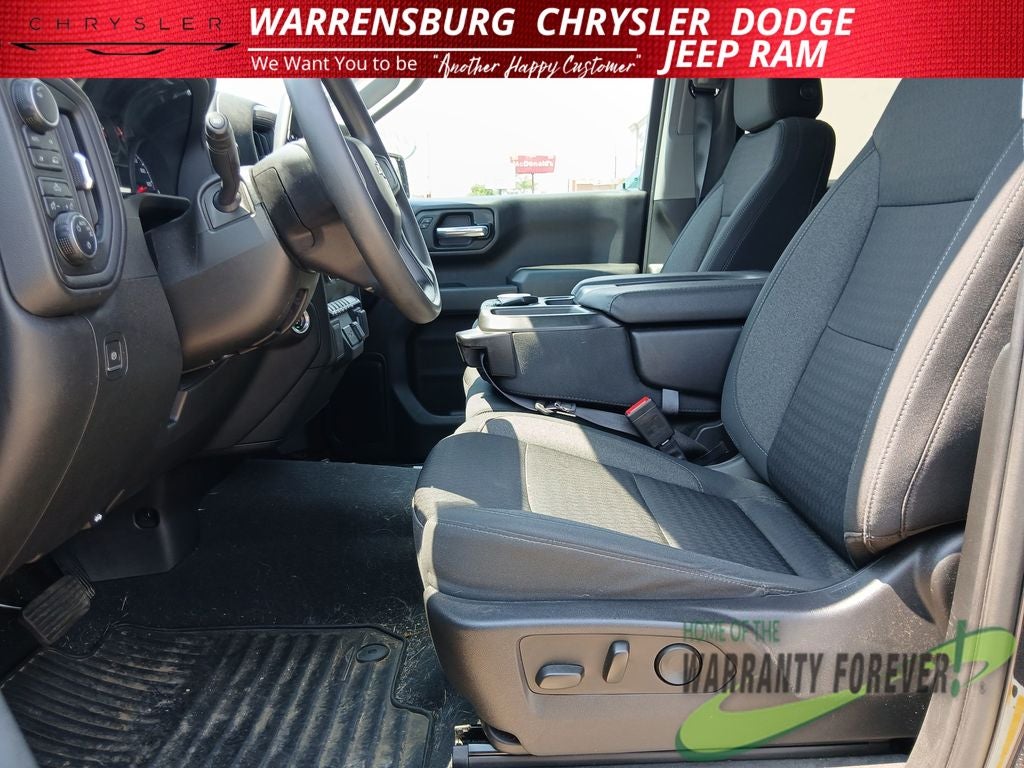 2023 Chevrolet Silverado 1500 4WD Crew Cab Standard Bed Custom