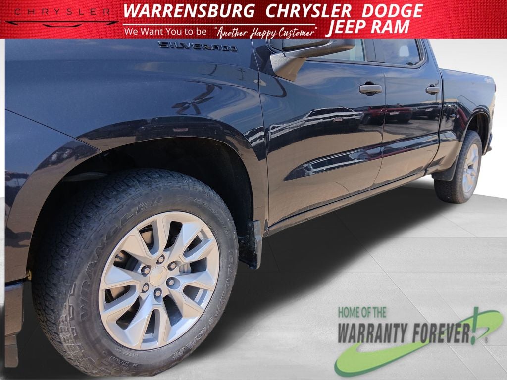 2023 Chevrolet Silverado 1500 4WD Crew Cab Standard Bed Custom