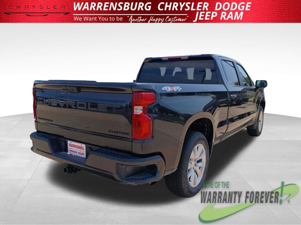 2023 Chevrolet Silverado 1500 4WD Crew Cab Standard Bed Custom
