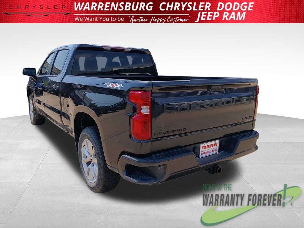 2023 Chevrolet Silverado 1500 4WD Crew Cab Standard Bed Custom