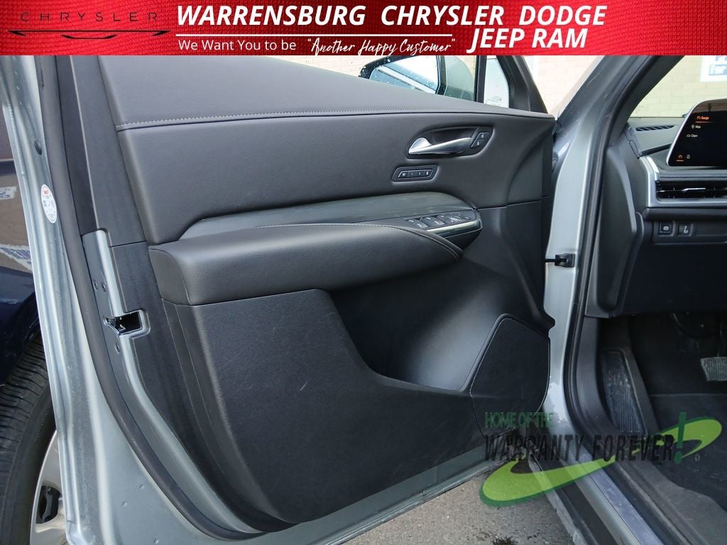 2025 Cadillac XT4 FWD Premium Luxury