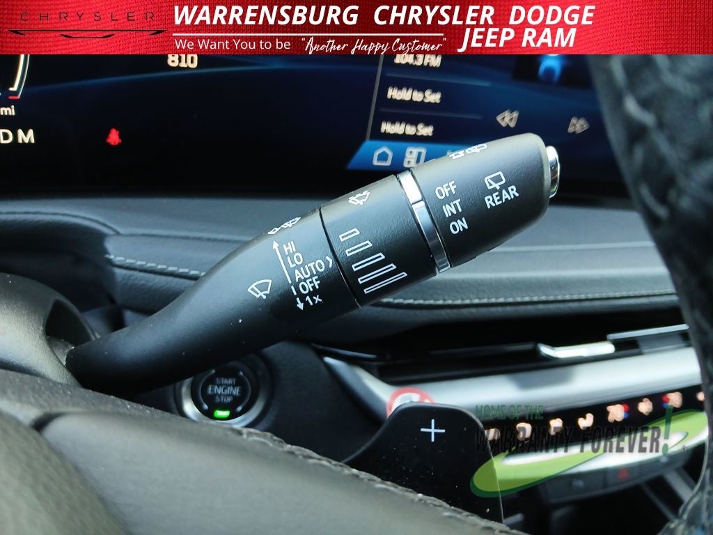 2025 Cadillac XT4 FWD Premium Luxury