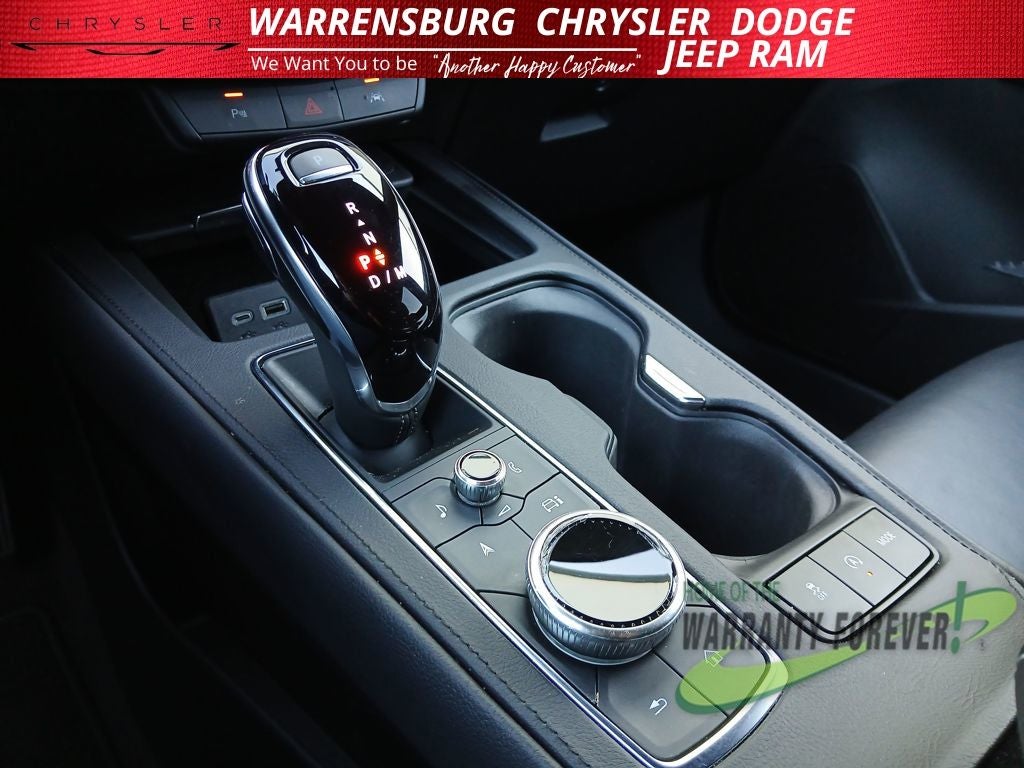 2025 Cadillac XT4 FWD Premium Luxury