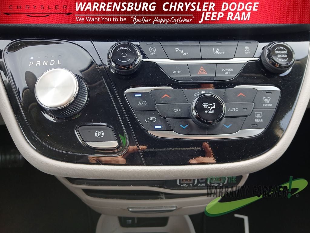 2023 Chrysler Pacifica Touring L