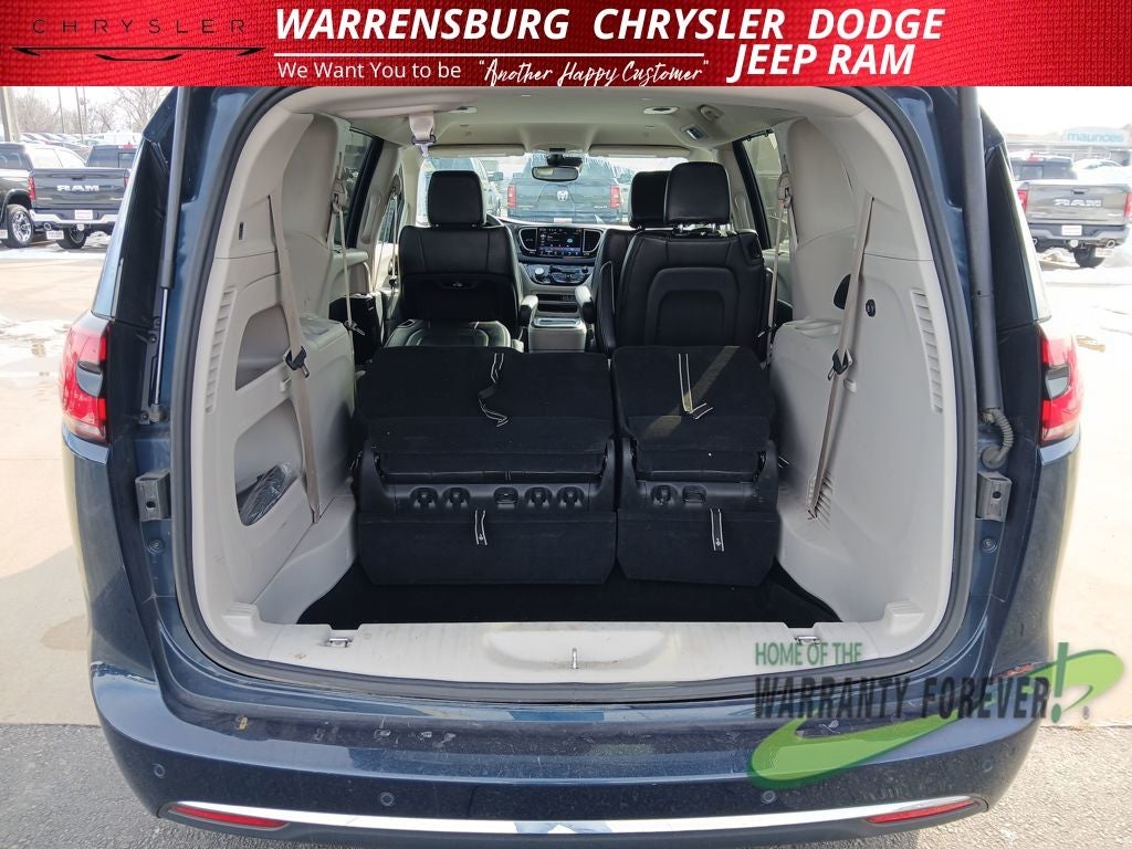 2023 Chrysler Pacifica Touring L