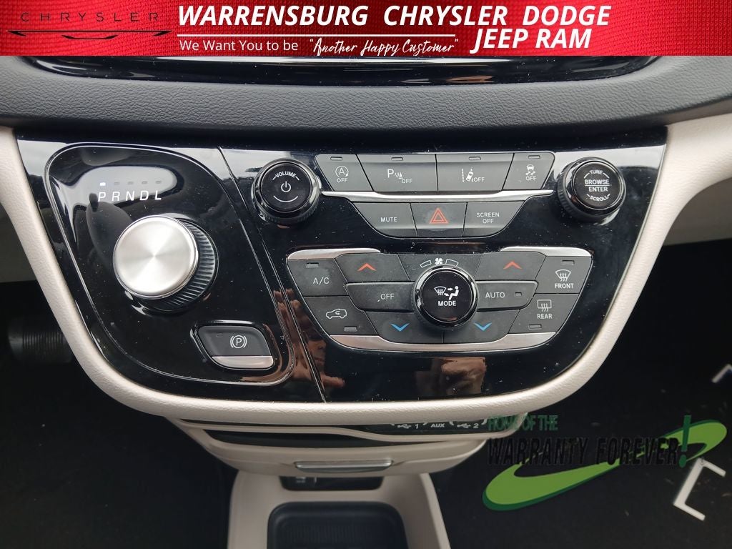 2023 Chrysler Pacifica Touring L