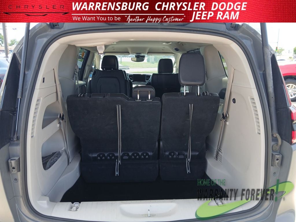 2022 Chrysler Pacifica Touring L