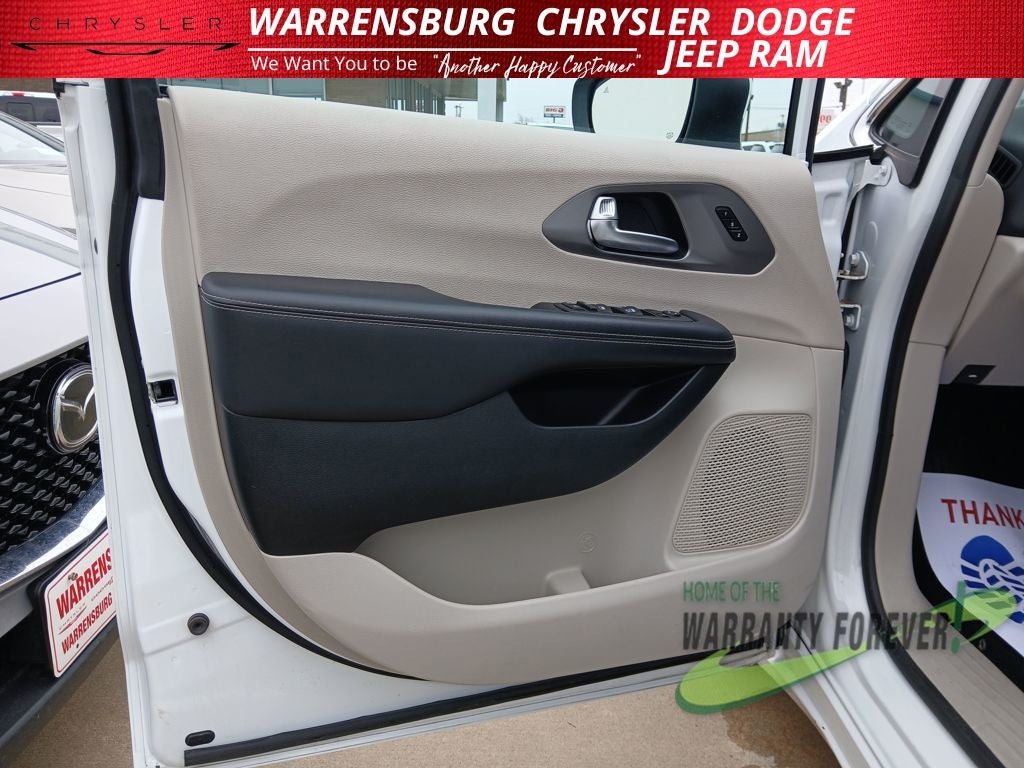 2023 Chrysler Pacifica Touring L