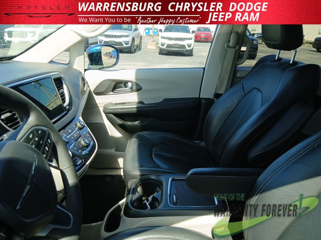 2022 Chrysler Pacifica Touring L