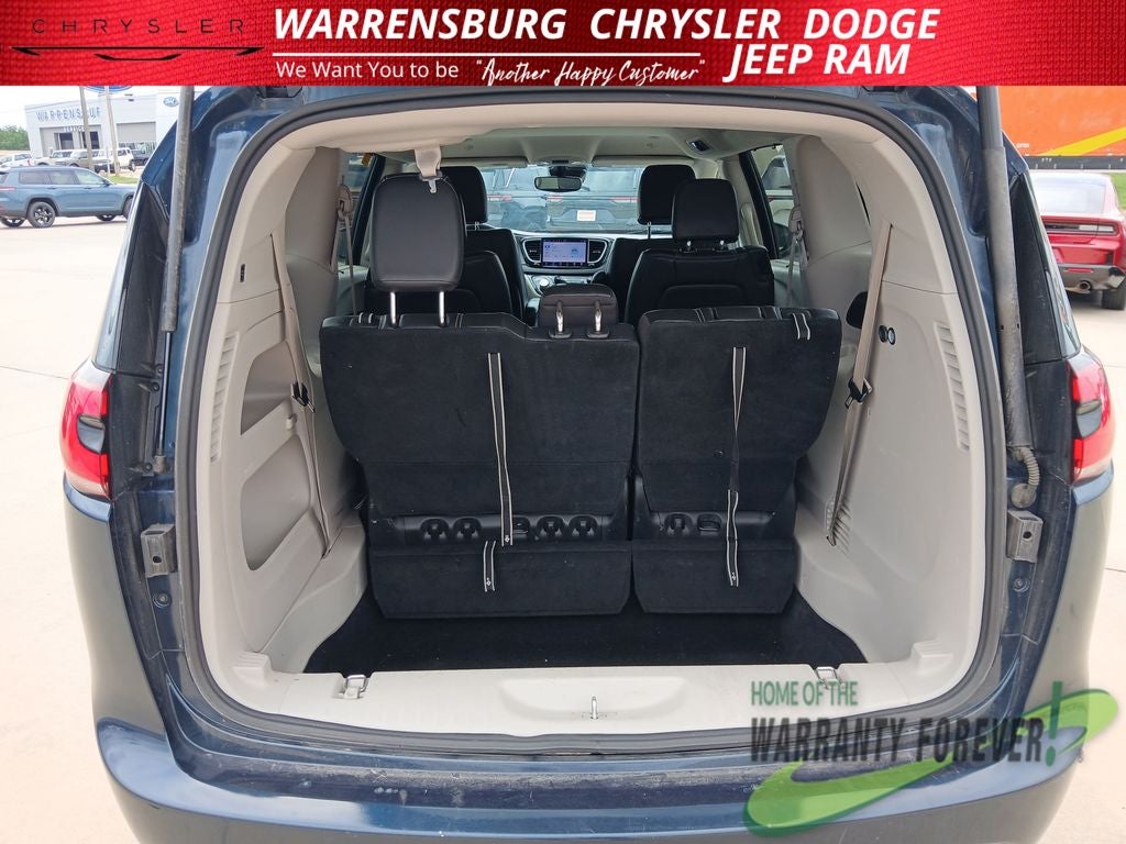 2022 Chrysler Pacifica Touring L