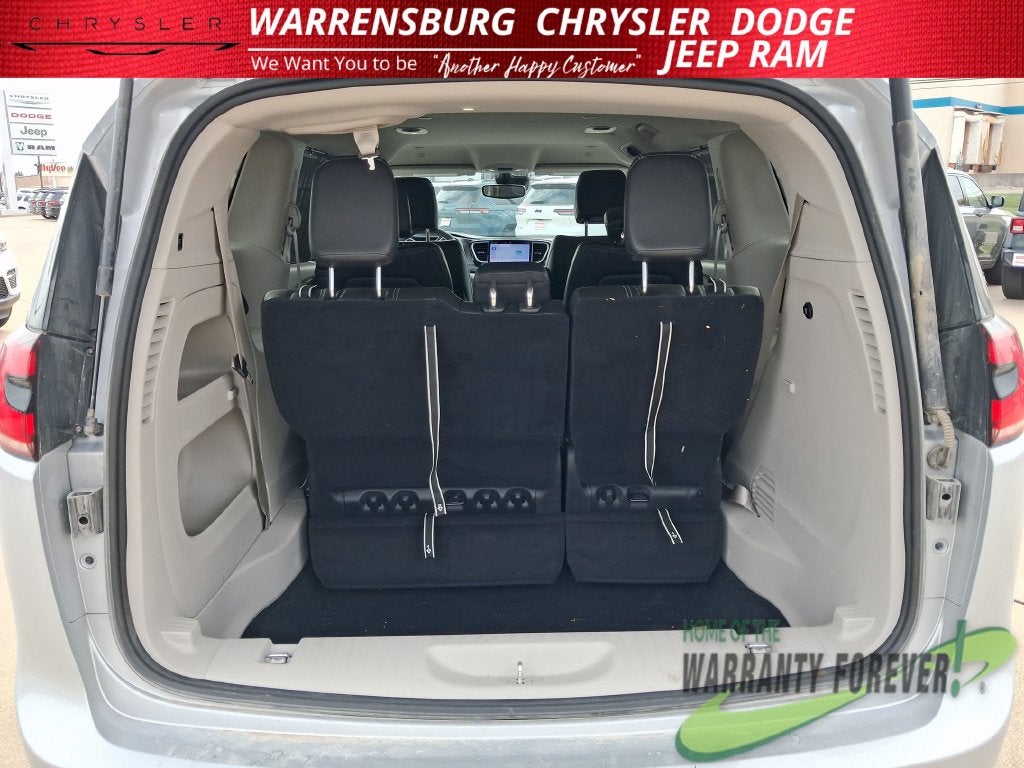 2023 Chrysler Pacifica Touring L
