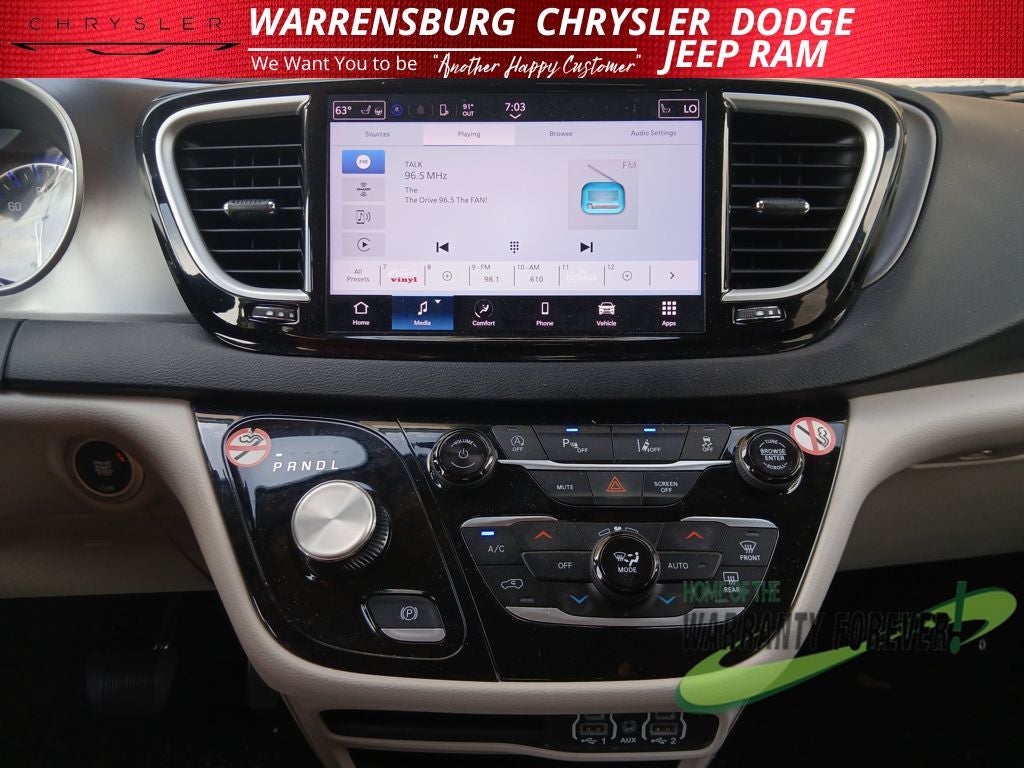 2024 Chrysler Pacifica Touring L