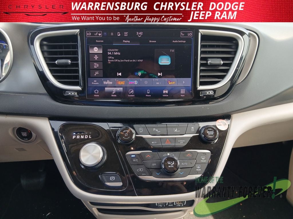2024 Chrysler Pacifica Touring L