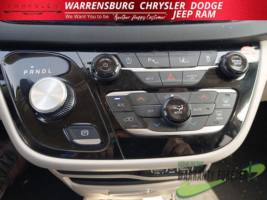 2024 Chrysler Pacifica Touring L