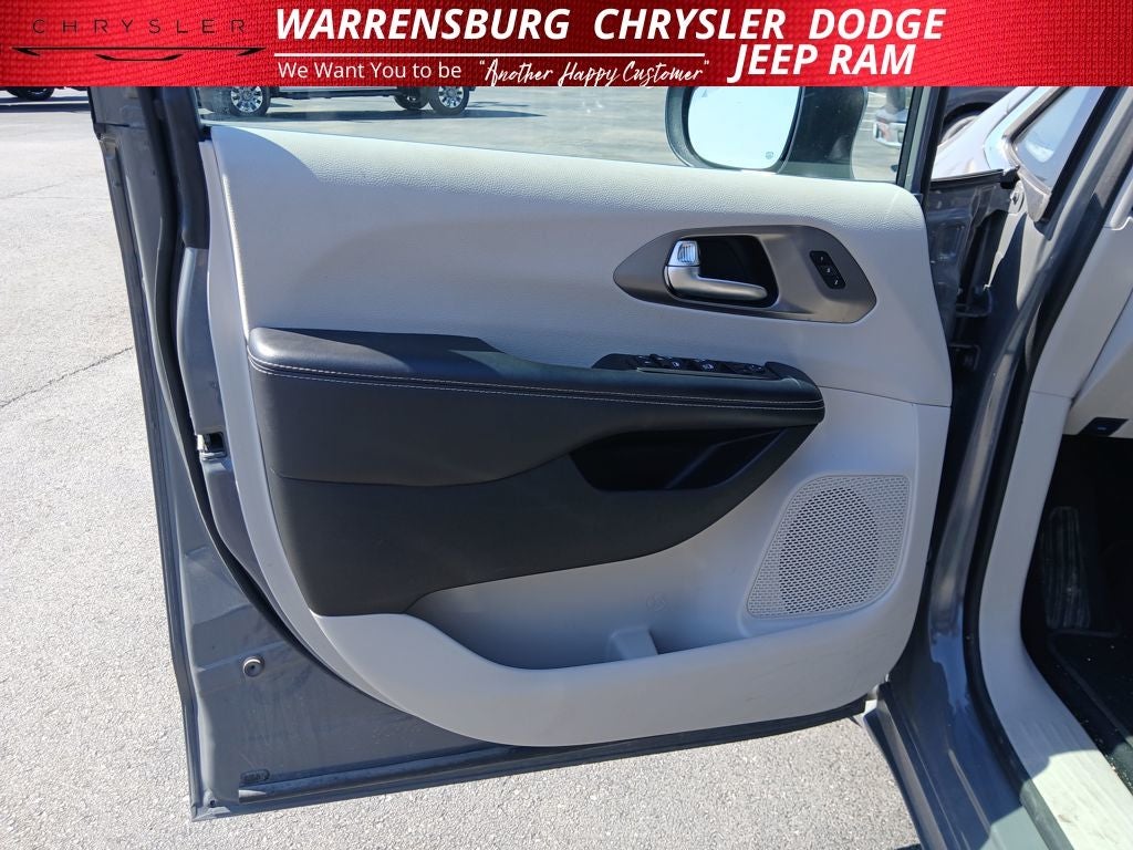 2023 Chrysler Pacifica Touring L