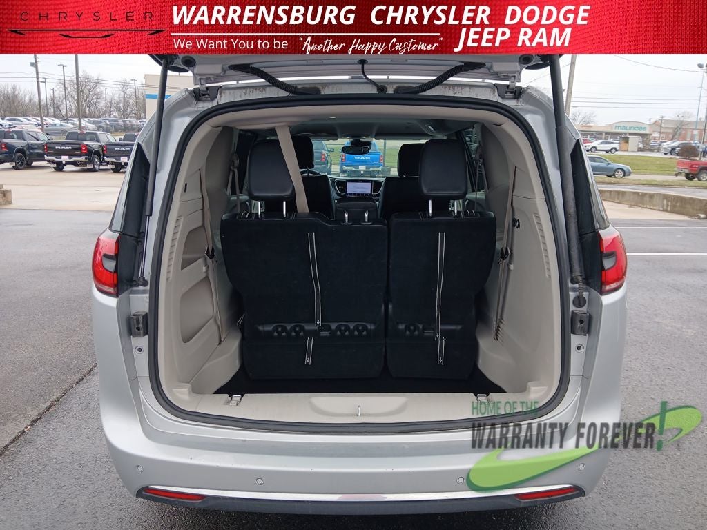 2024 Chrysler Pacifica Touring L