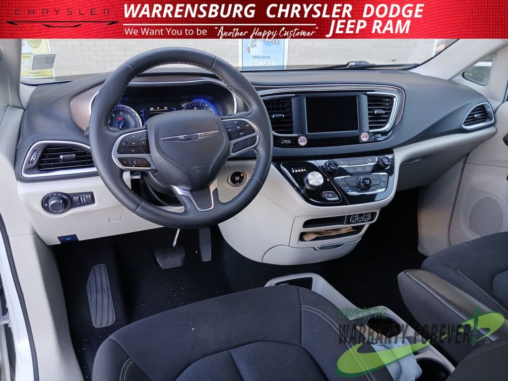 2023 Chrysler Voyager LX
