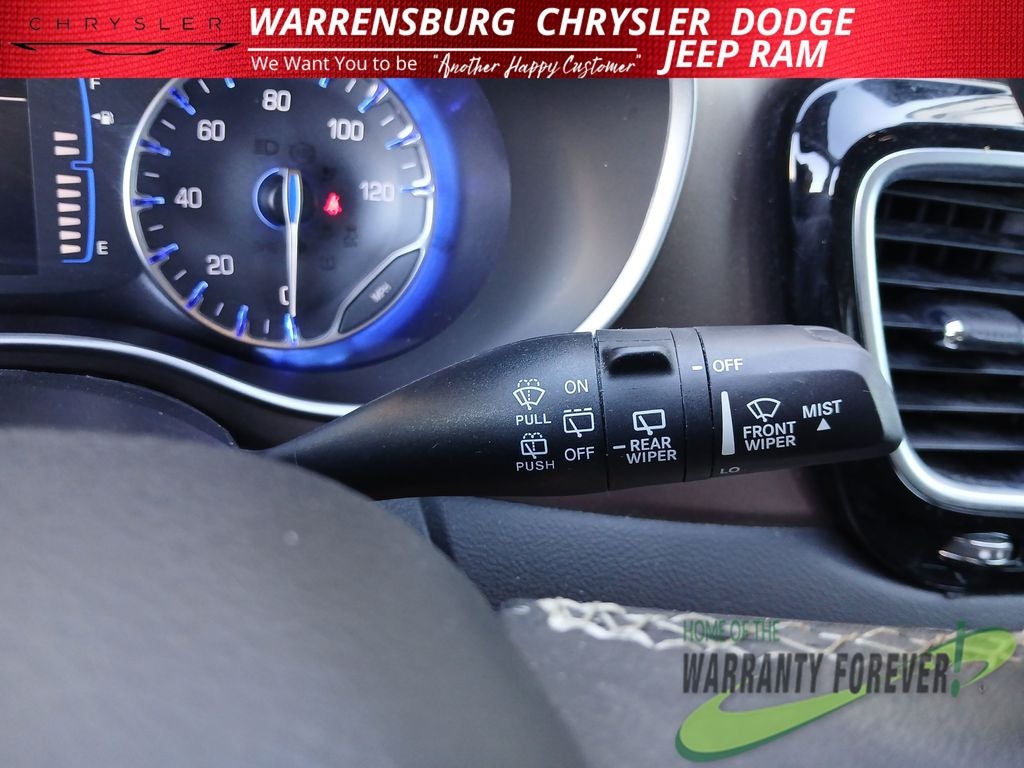 2023 Chrysler Voyager LX