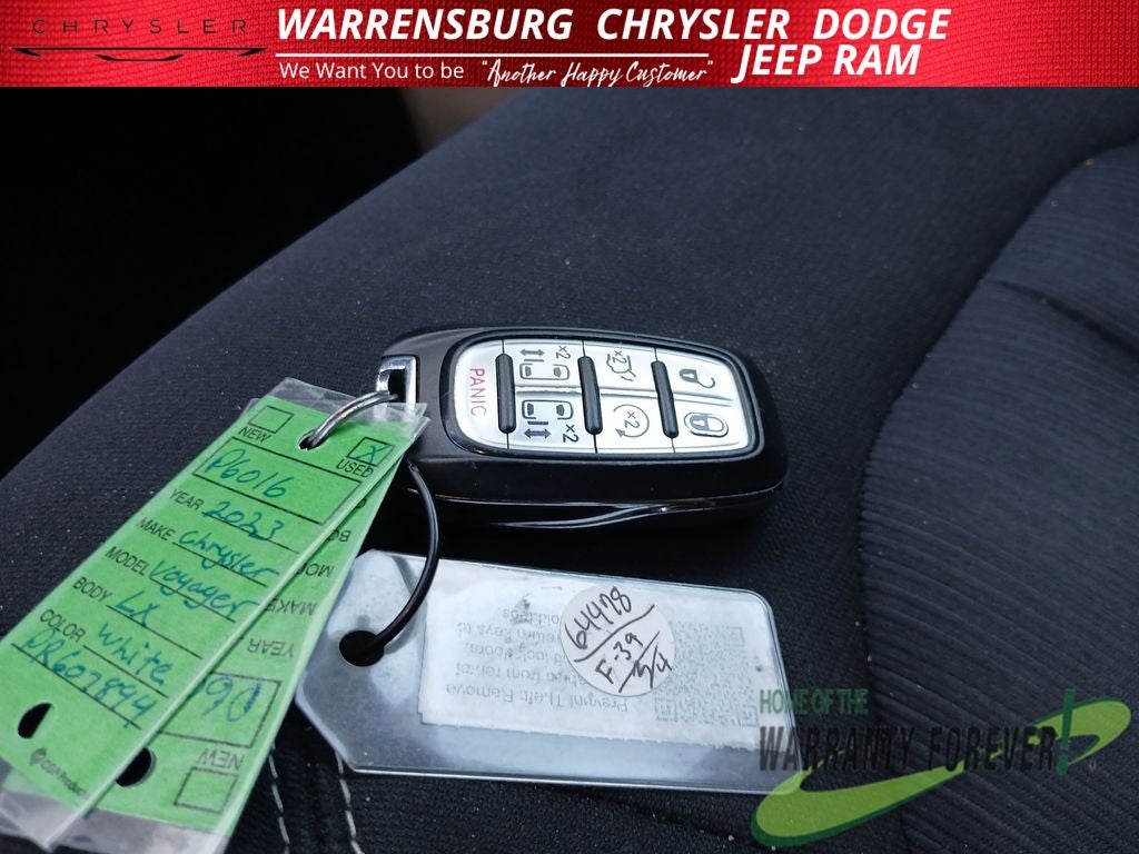 2023 Chrysler Voyager LX