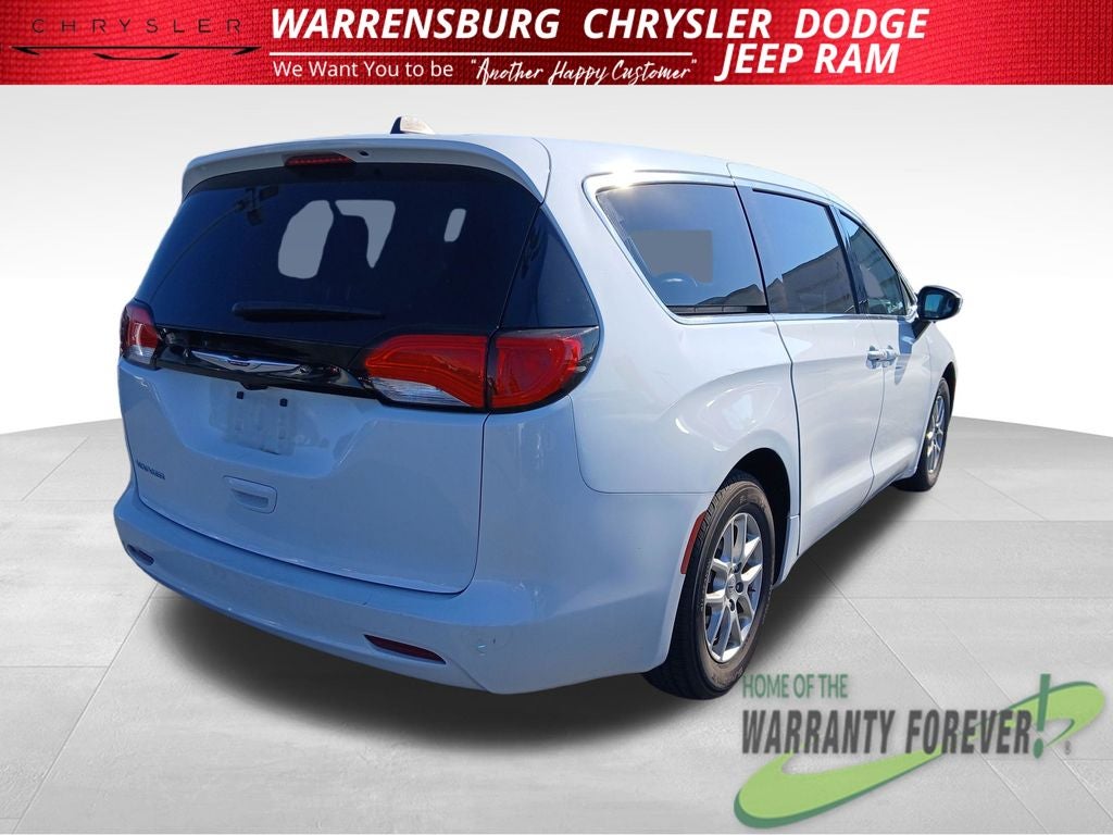 2023 Chrysler Voyager LX